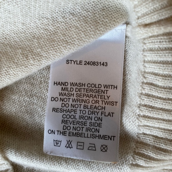 Tory Burch cashmere sleeveless top with hand detailed beadwork. Size M - Picture 5 of 8